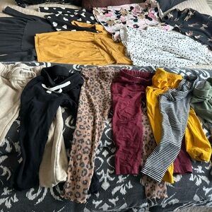 Lot of girls 3T fall clothes from Target/HM/Old Navy-read description for info